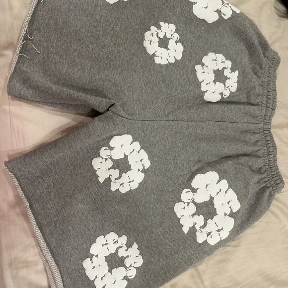 Gray denim tear shorts size M